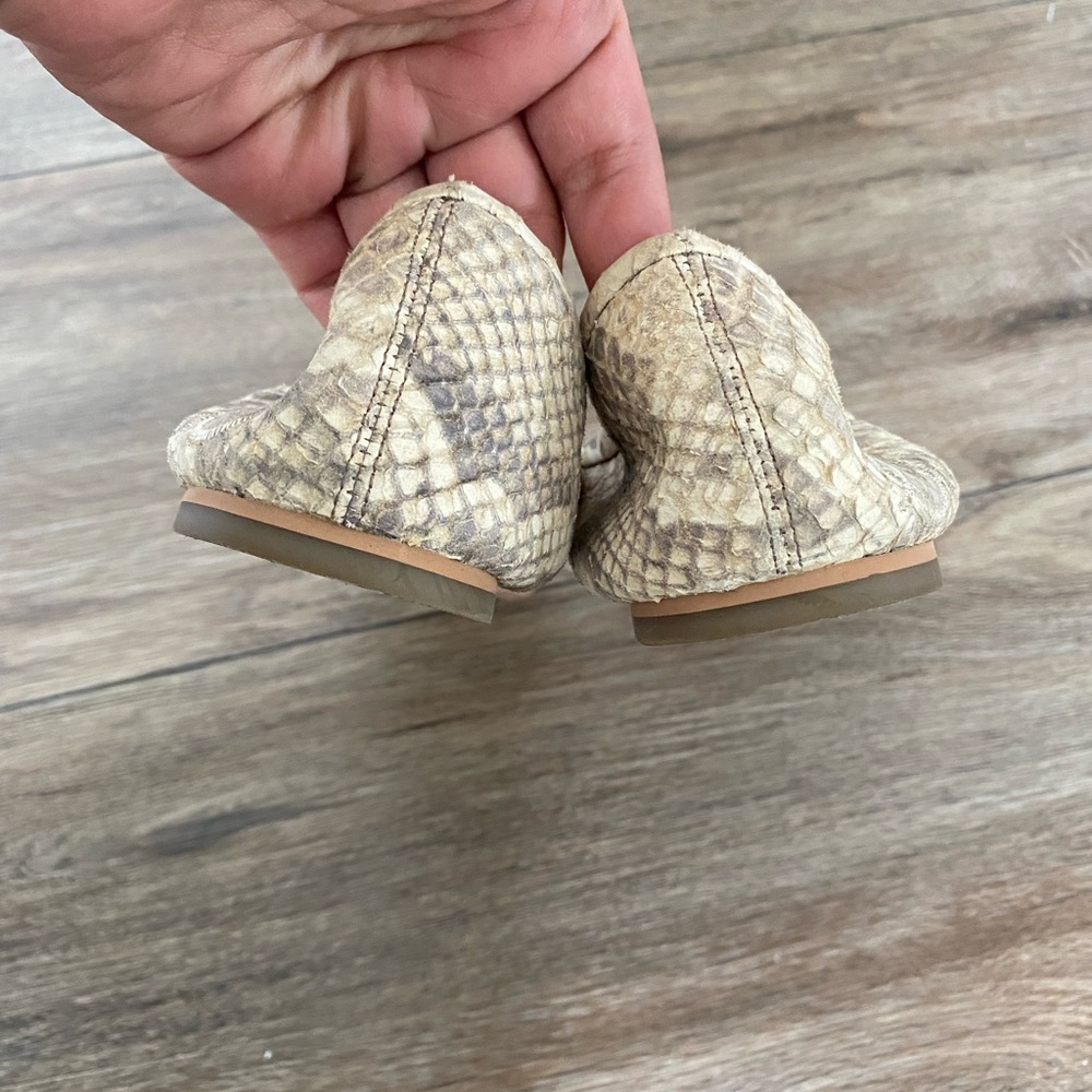 Sam Edelman Felicia Snake Embossed Ballet Leather Flats Shoes
Size 7.5 - Picture 8 of 8